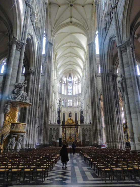 katedra-notre-dame-wnetrze-2