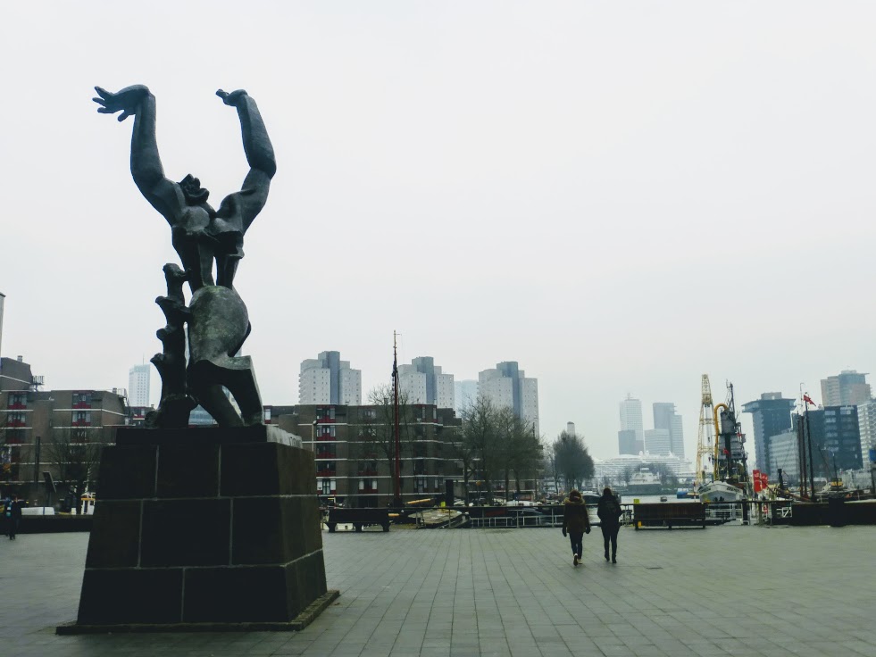 rotterdam-pomnik-rozdarte-miasto