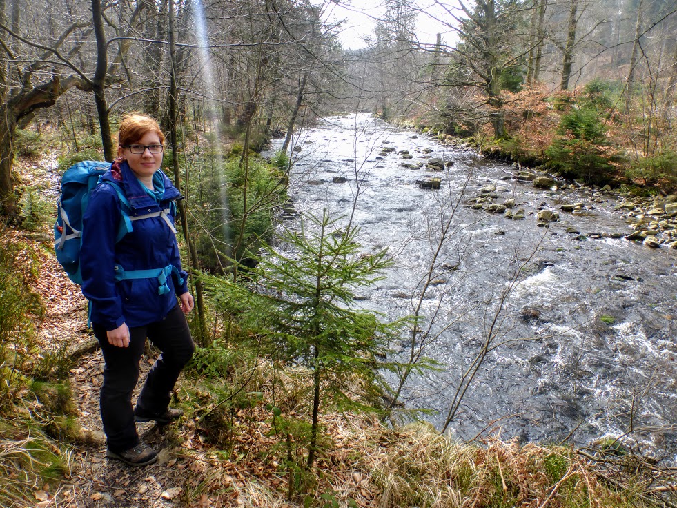 na szlaku-wzdluz-rzeki